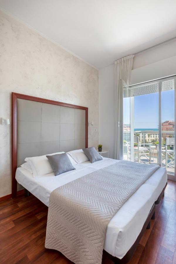 Hotel Imperiale Cattolica Exterior photo