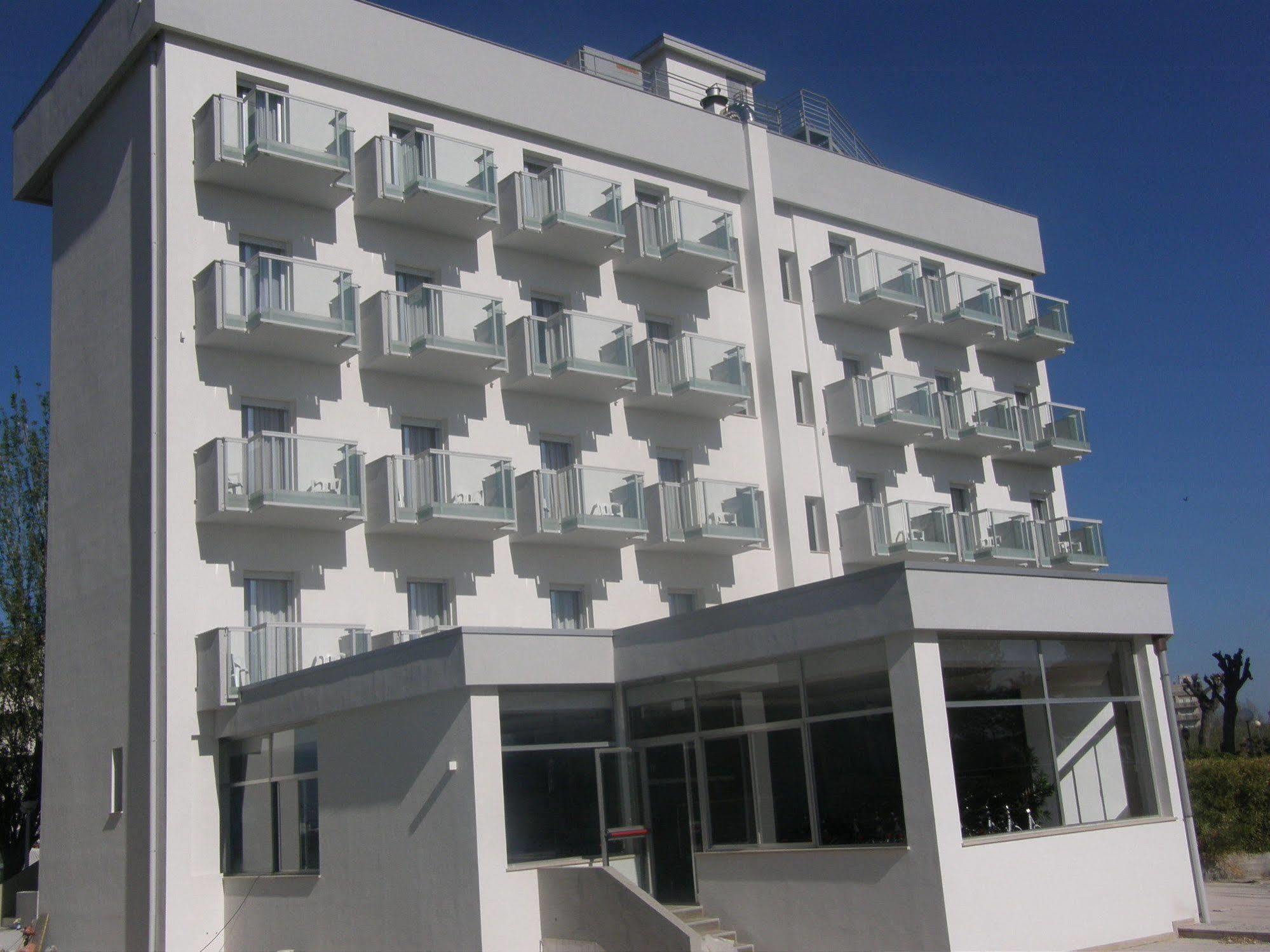Hotel Imperiale Cattolica Exterior photo