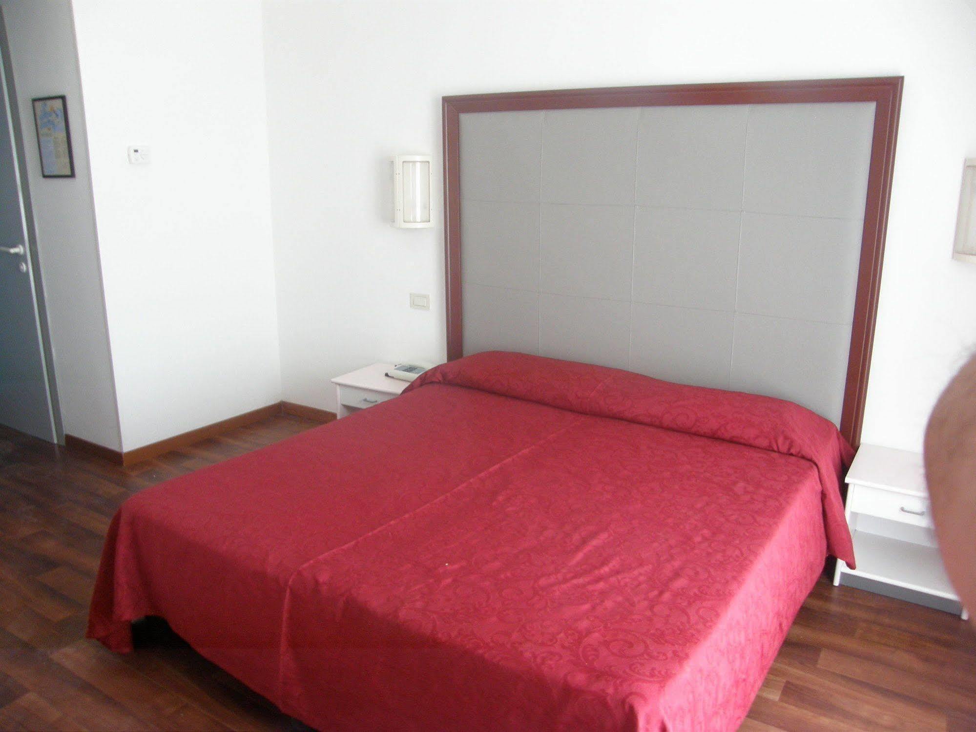 Hotel Imperiale Cattolica Exterior photo